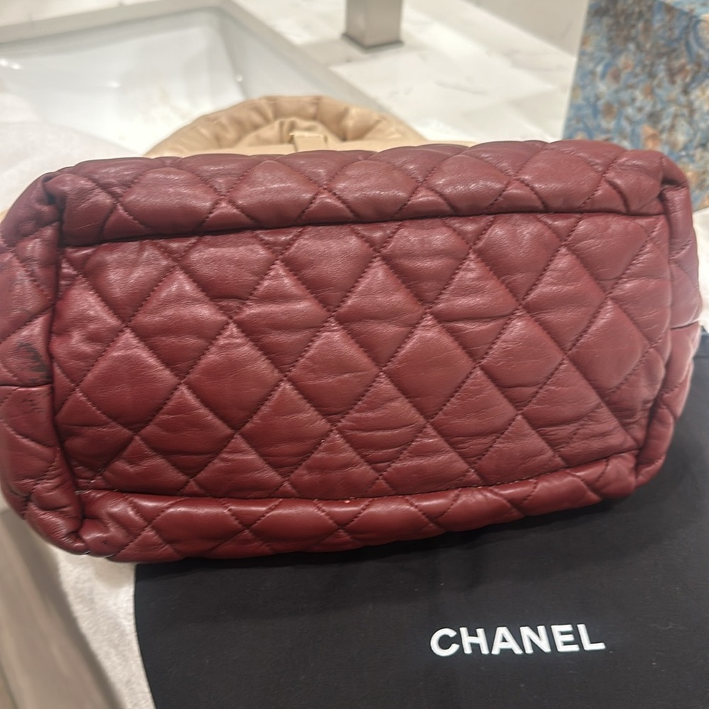 AUTHENTIC Chanel Cacoon, Gold and cabernet, reversible - Picture 10 of 14